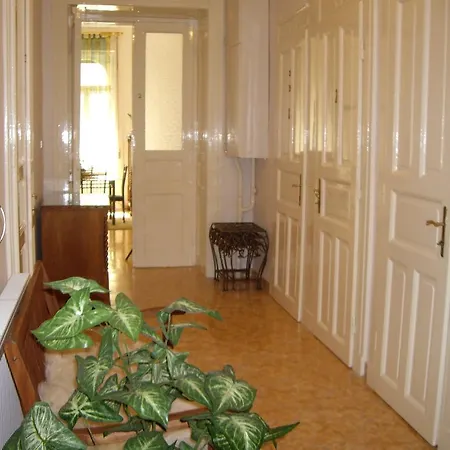 Appartement Dr. Blondy Boedapest